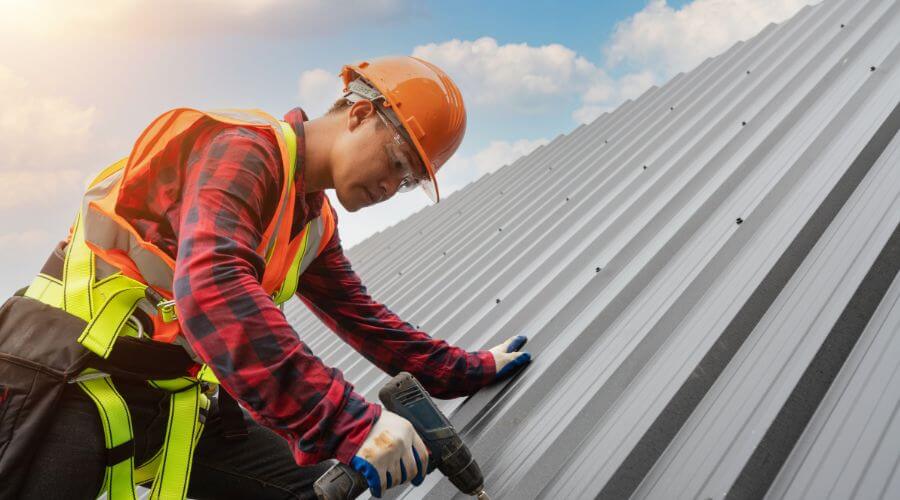 Professional gutter cleaning in Lissie, TX